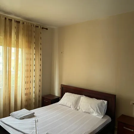 Klejdi Apartamento *